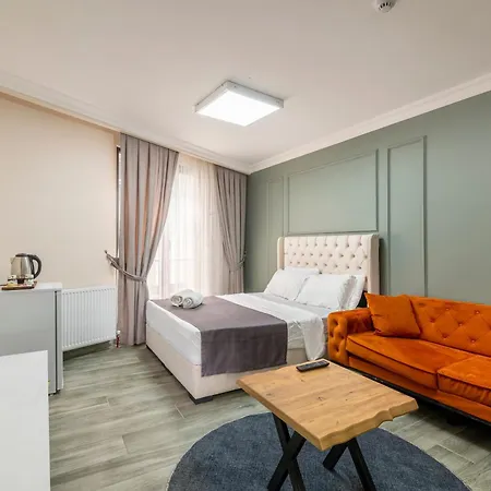 Hotell Royal Luxury 3*