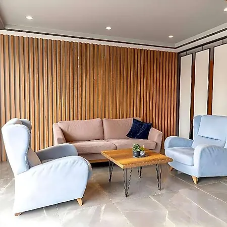 The Royal Luxury 3*