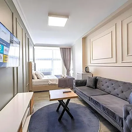 The Royal Luxury Szálloda 3*