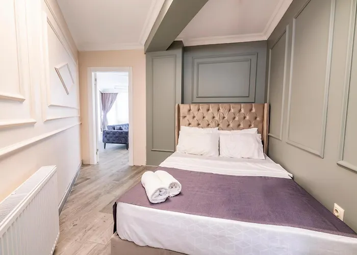 The Royal Luxury Hotels Szálloda